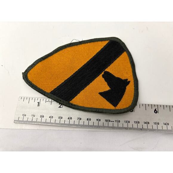 2PC US Army 1st Air Cavalry Division Patch 1960's Original 4"x5" - Picture 5 of 7